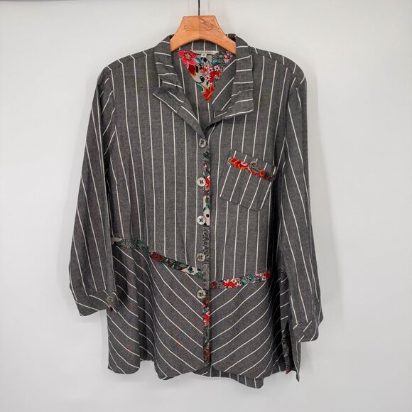 John Mark Gray  Floral Striped Button-Up Blouse tunic Pocket  size medium - Picture 5 of 16